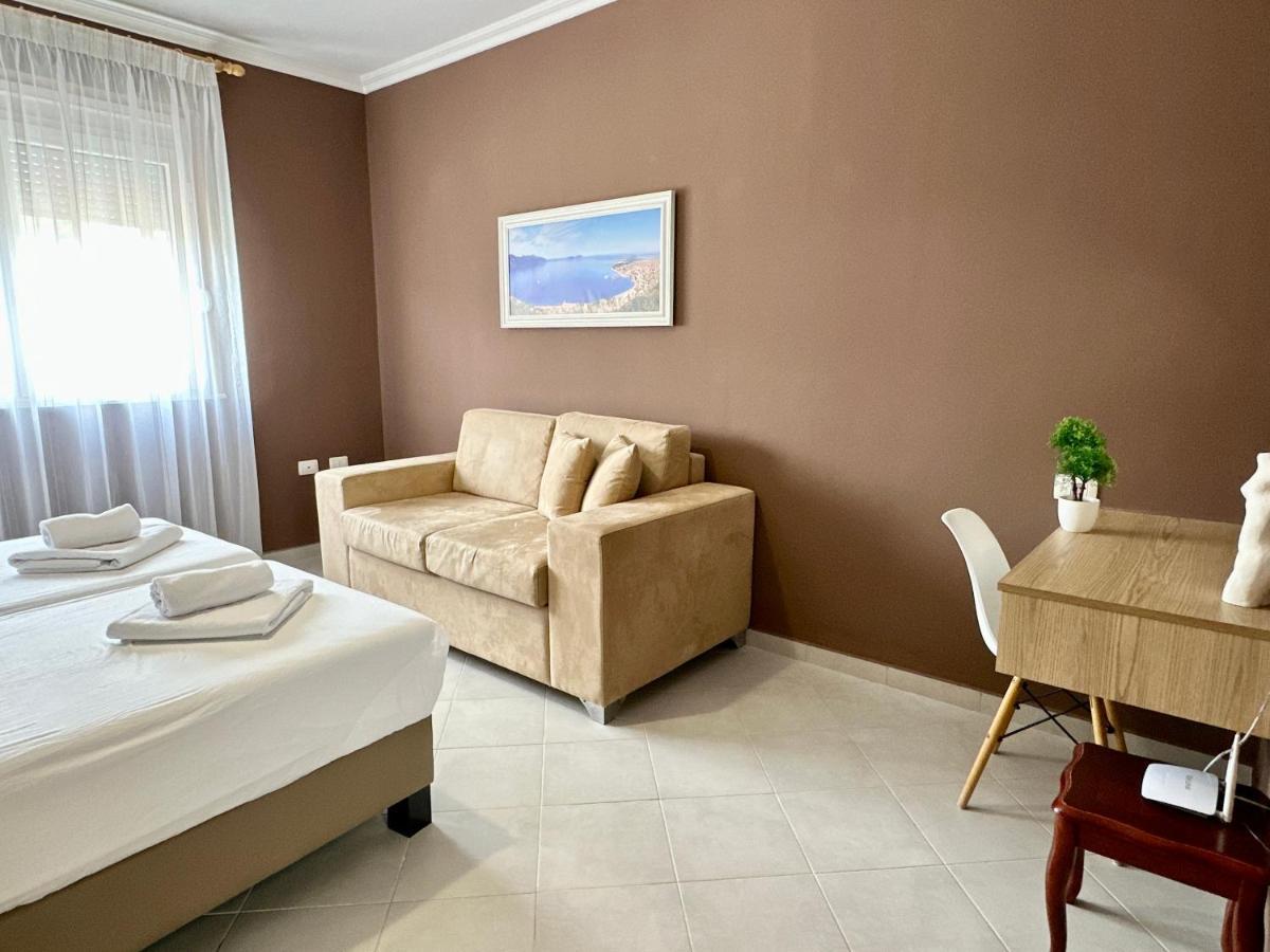 Family Suite Residence Vlore Exterior photo