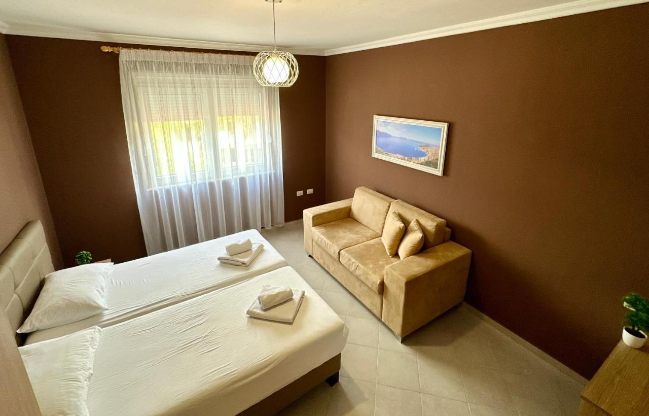 Family Suite Residence Vlore Exterior photo